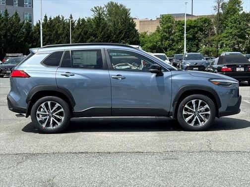 2025 Toyota Corolla Cross XLE