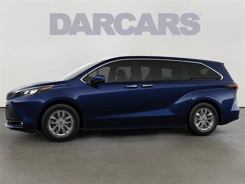 2025 Toyota Sienna XLE 8 Passenger