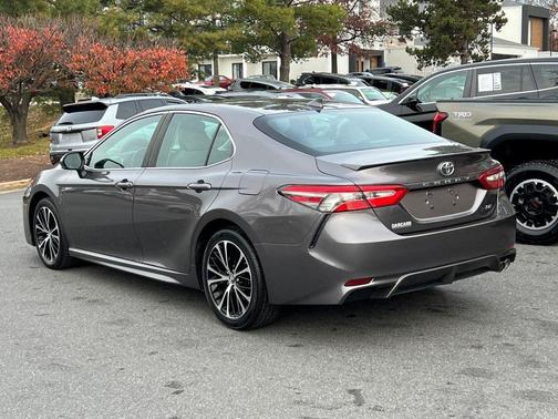 2019 Toyota Camry SE