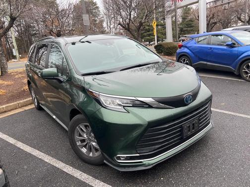 2022 Toyota Sienna XLE