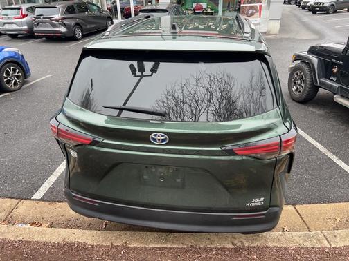 2022 Toyota Sienna XLE