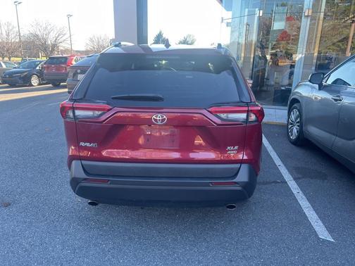 2020 Toyota RAV4 XLE