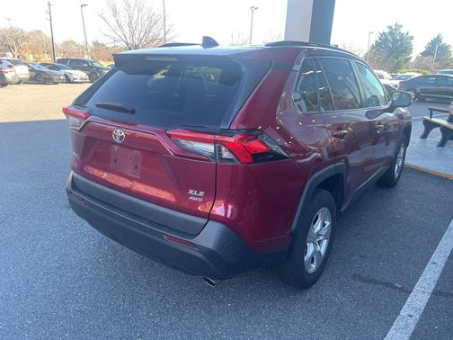 2020 Toyota RAV4 XLE