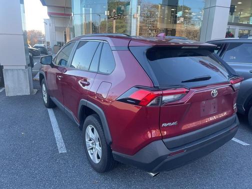 2020 Toyota RAV4 XLE