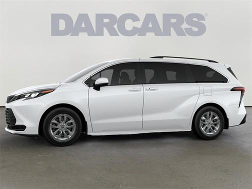 2025 Toyota Sienna LE
