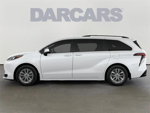 2025 Toyota Sienna LE
