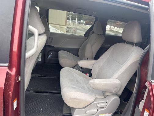 2015 Toyota Sienna LE