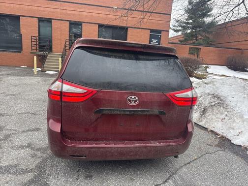 2015 Toyota Sienna LE