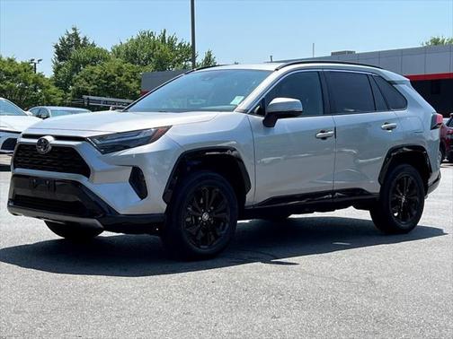 2022 Toyota RAV4 Hybrid SE