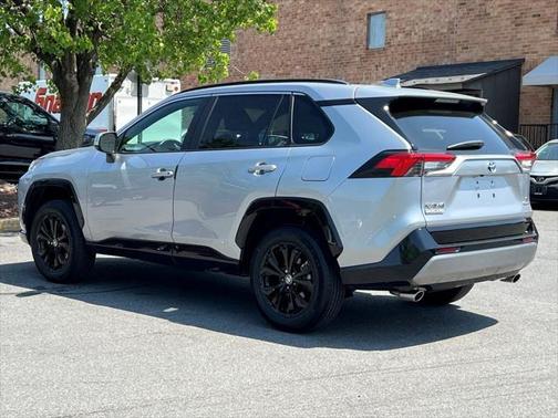2022 Toyota RAV4 Hybrid SE