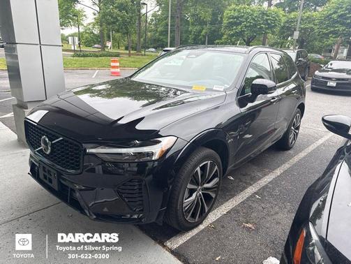 Onyx Black Metallic 2024 Volvo XC60 B5 Plus Dark Theme