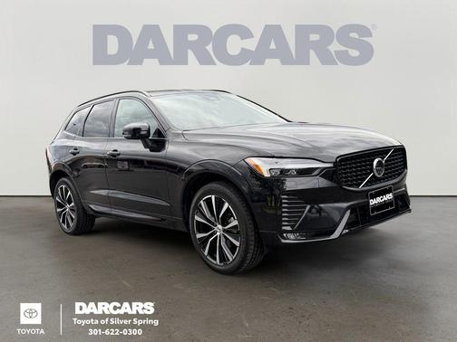 Onyx Black Metallic 2024 Volvo XC60 B5 Plus Dark Theme