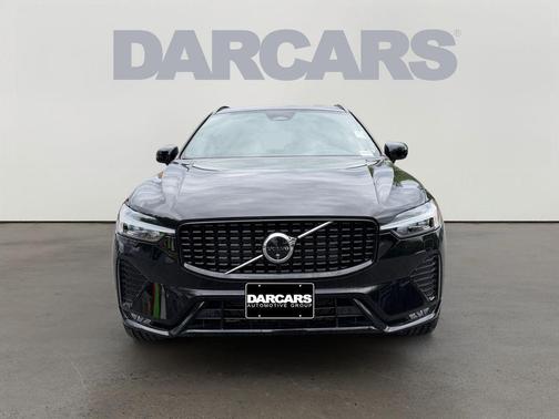Onyx Black Metallic 2024 Volvo XC60 B5 Plus Dark Theme