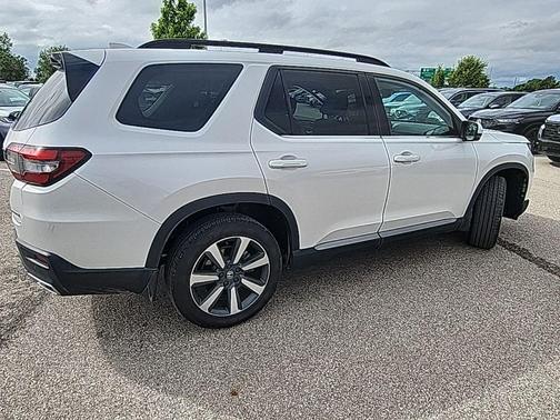 Platinum White Pearl 2023 Honda Pilot Touring