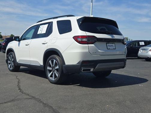 Platinum White Pearl 2023 Honda Pilot Touring