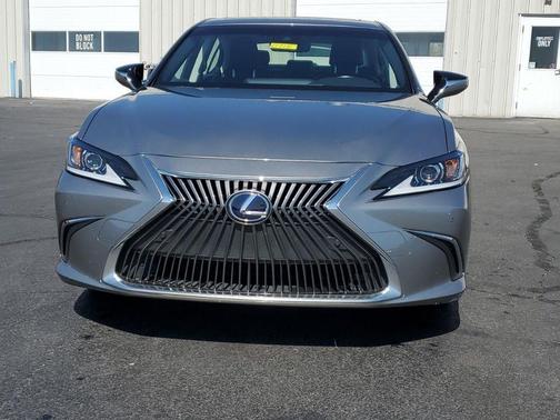 2019 Lexus ES 300h Luxury