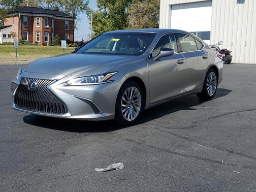 2019 Lexus ES 300h Luxury