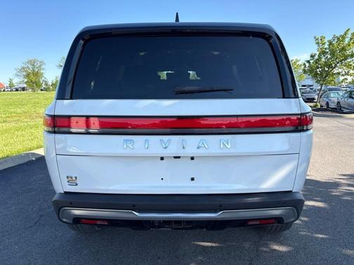 Glacier White 2022 Rivian R1S Launch Edition