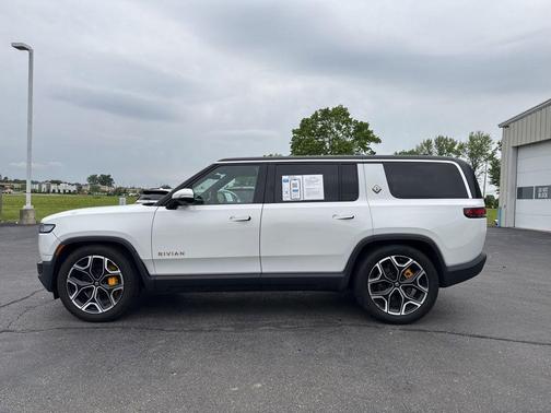 Glacier White 2022 Rivian R1S Launch Edition