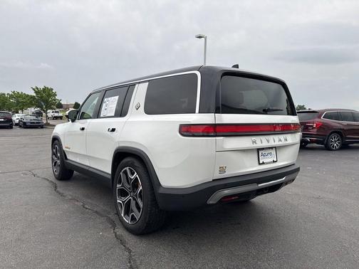Glacier White 2022 Rivian R1S Launch Edition