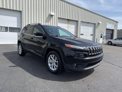 Diamond Black 2017 Jeep Cherokee Latitude