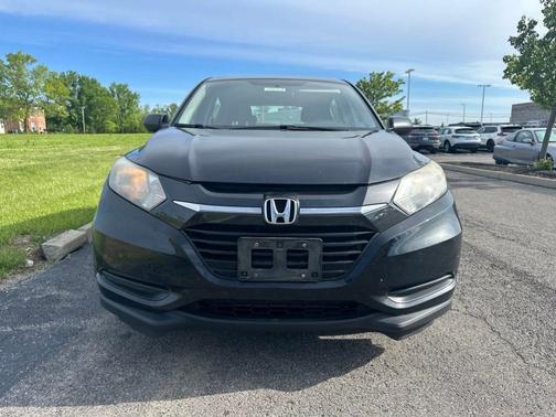 Crystal Black Pearl 2016 Honda HR-V LX