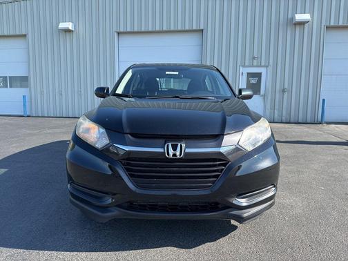Crystal Black Pearl 2016 Honda HR-V LX