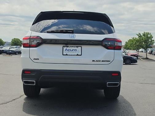 Platinum White Pearl 2025 Honda Pilot Black Edition