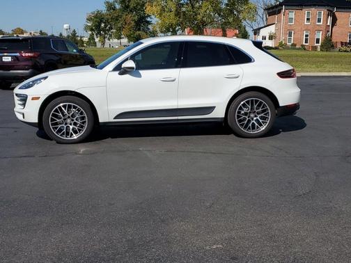 2016 Porsche Macan S