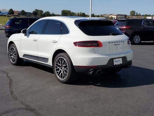 2016 Porsche Macan S