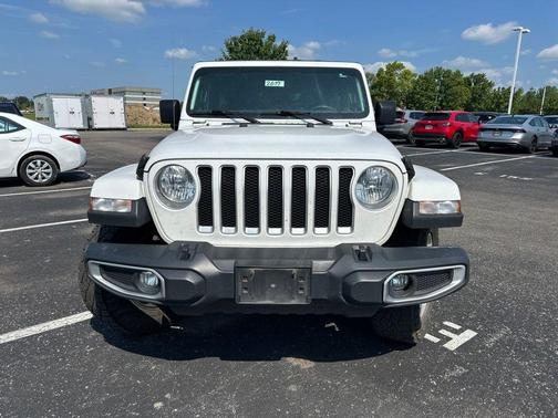 Bright White Clearcoat 2018 Jeep Wrangler Unlimited Sahara