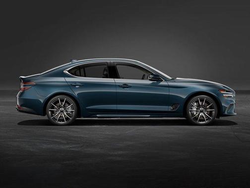2025 Genesis G70 2.5T RWD