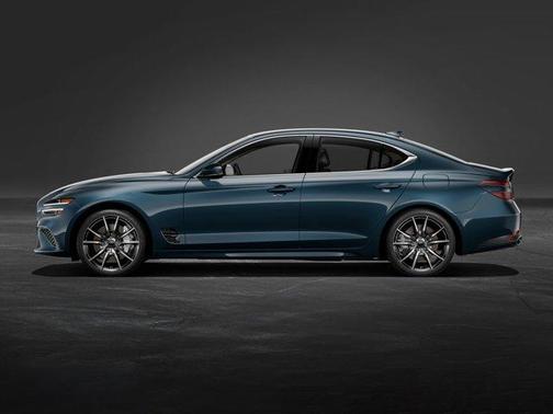 2025 Genesis G70 2.5T RWD
