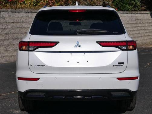 2025 Mitsubishi Outlander PHEV SEL