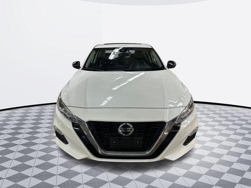 2022 Nissan Altima SR VC-Turbo FWD