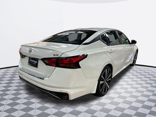 2022 Nissan Altima SR VC-Turbo FWD