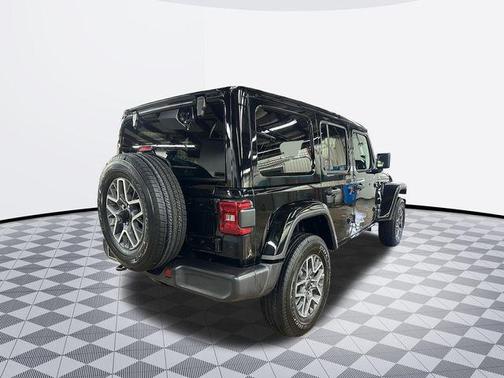 2024 Jeep Wrangler 4-Door Sahara 4x4