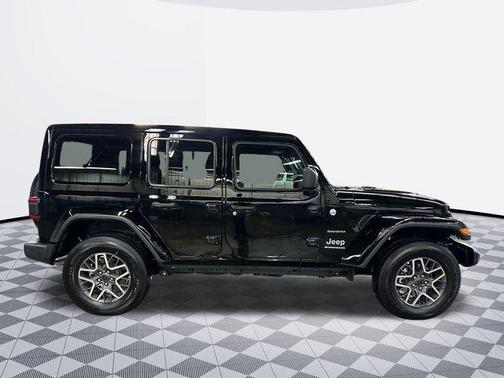 2024 Jeep Wrangler 4-Door Sahara 4x4