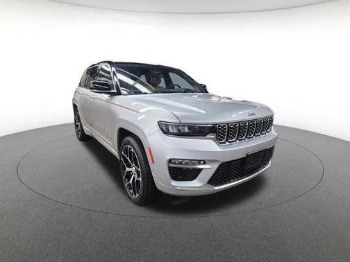 2023 Jeep Grand Cherokee Summit