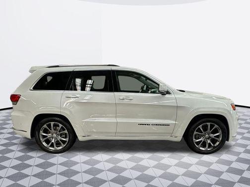 2020 Jeep Grand Cherokee Summit