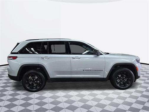 2024 Jeep Grand Cherokee Altitude