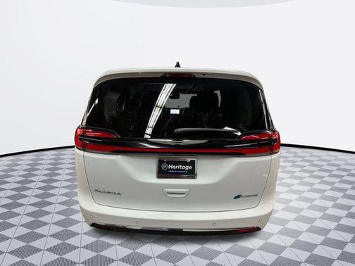 2023 Chrysler Pacifica Hybrid Limited