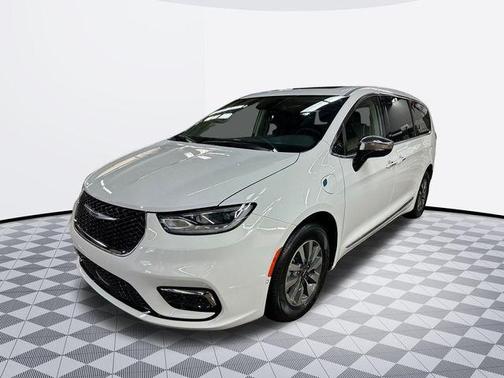 2023 Chrysler Pacifica Hybrid Limited