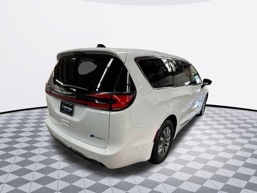 2023 Chrysler Pacifica Hybrid Limited