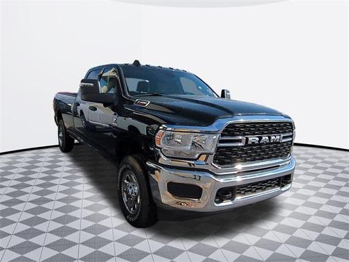 2024 RAM 3500 Tradesman Crew Cab 4x4 8' Box