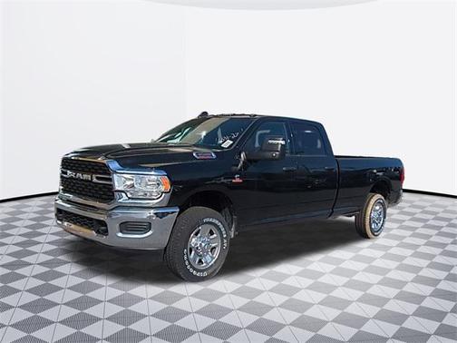 2024 RAM 3500 Tradesman Crew Cab 4x4 8' Box