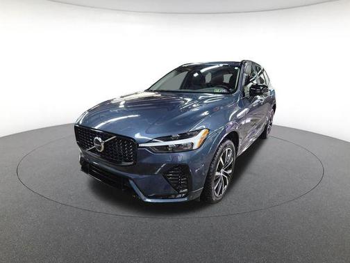 2024 Volvo XC60 B5 Plus Dark Theme