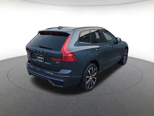 2024 Volvo XC60 B5 Plus Dark Theme