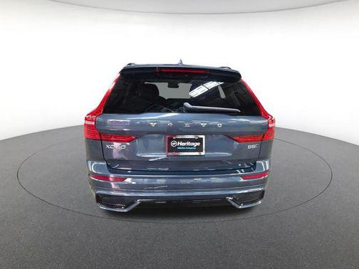 2024 Volvo XC60 B5 Plus Dark Theme