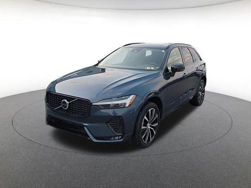2024 Volvo XC60 B5 Plus Dark Theme